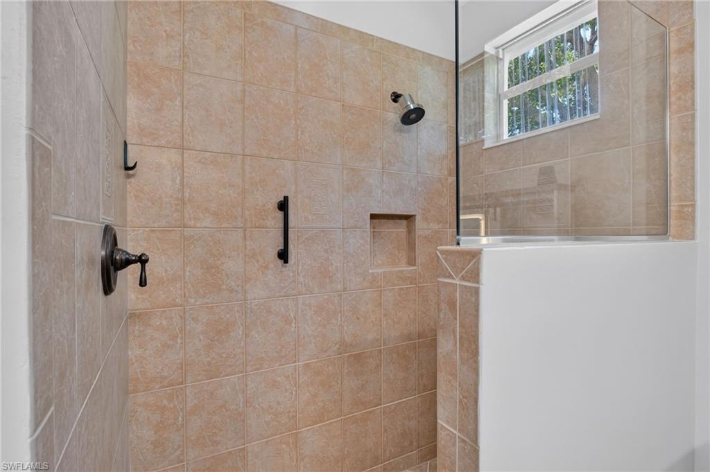 6062 Divot Court Naples, FL 34113 - Photo 24 of 41