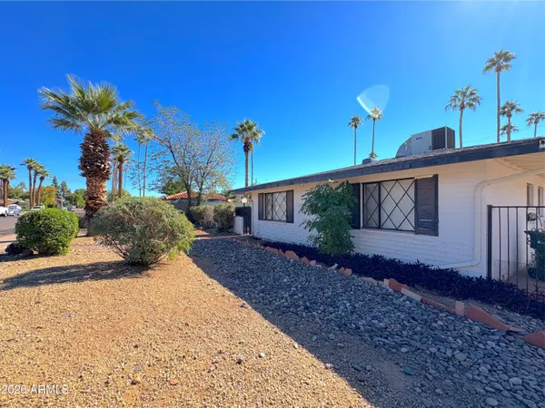 $1,450 | 2711 East Glenrosa Avenue, Phoenix, AZ 85016