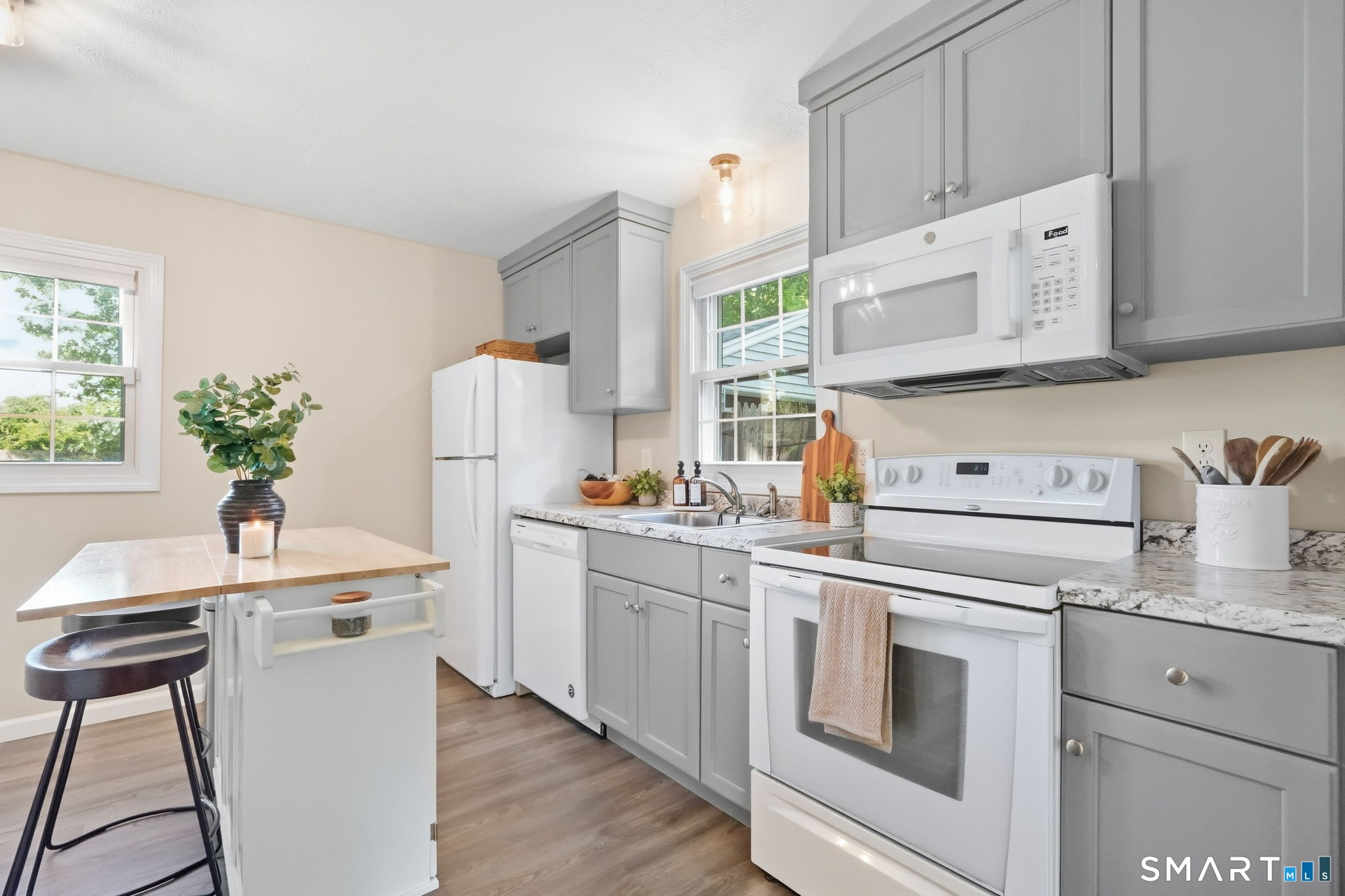 190 Old County Road Windsor Locks, CT 06096 - Photo 26 of 38 Gallery Image 26