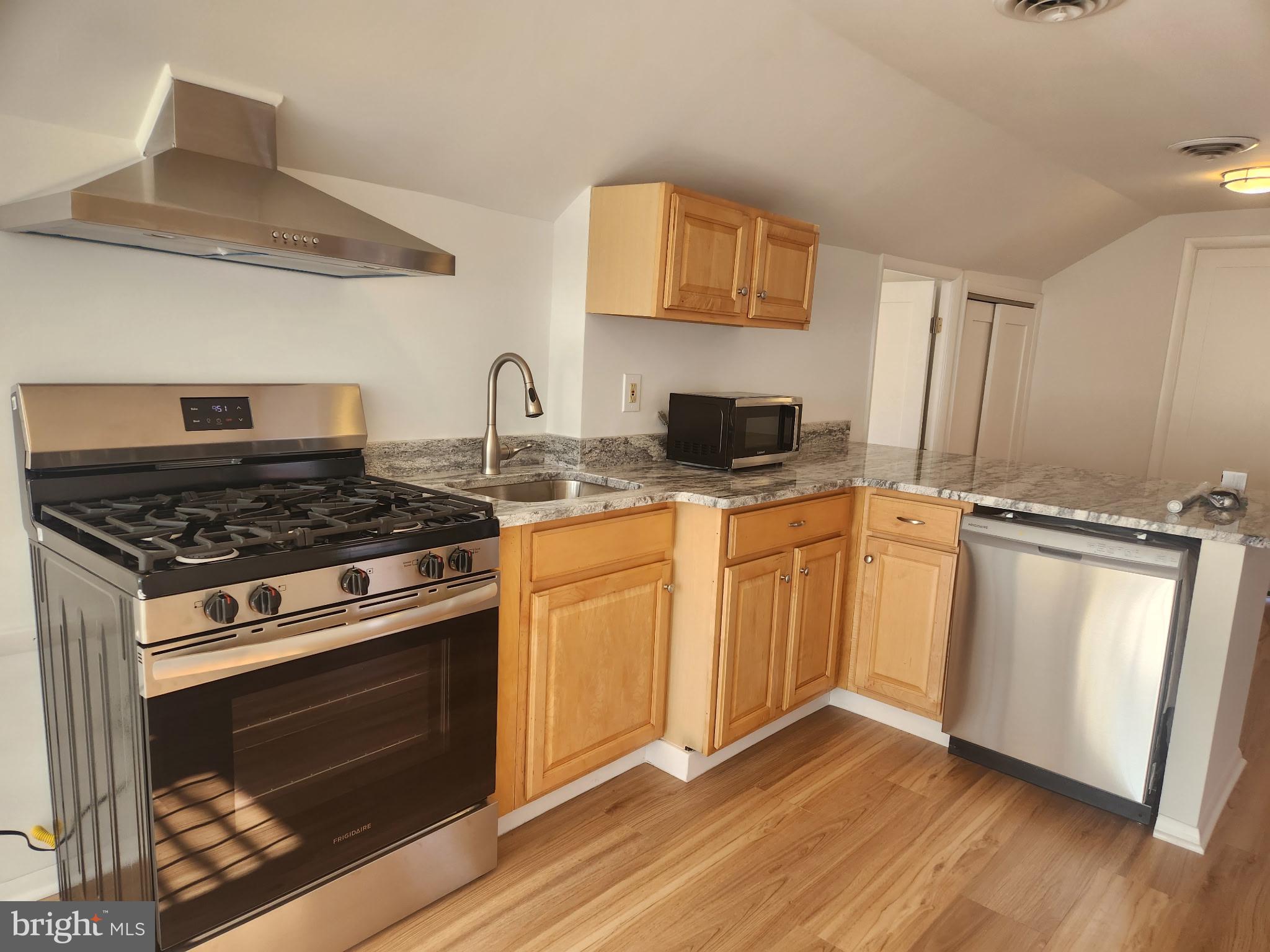 809 Bay Ridge Avenue, Unit 3 Annapolis, MD 21403 - Photo 2 of 16