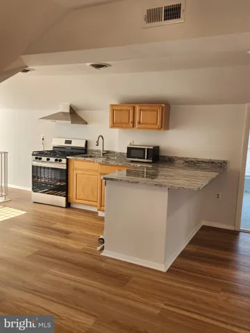 $1,895 | 809 Bay Ridge Avenue, Unit 3, Annapolis, MD 21403