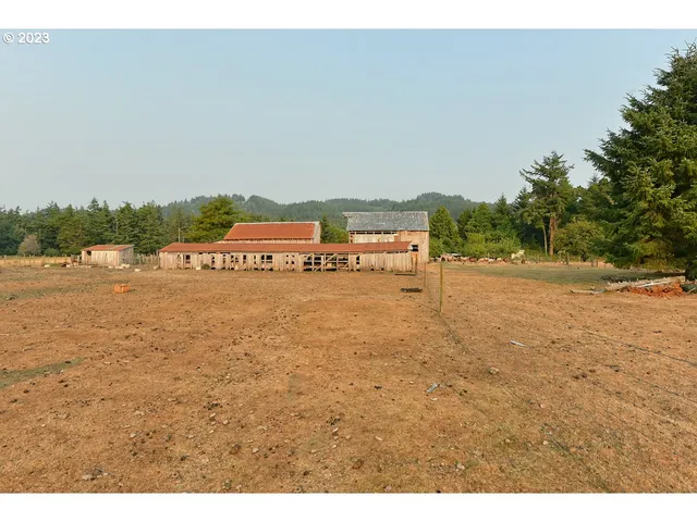 a house view with a outdoor space