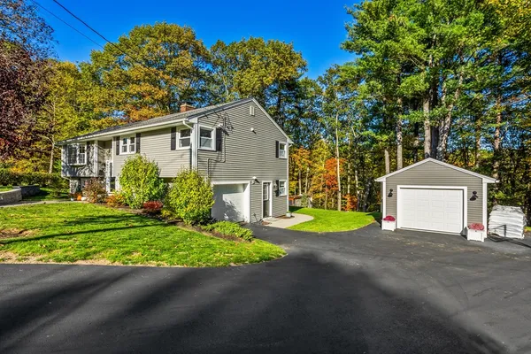 $795,000 | 56 Sherwood Hill Drive, Holden, MA 01520