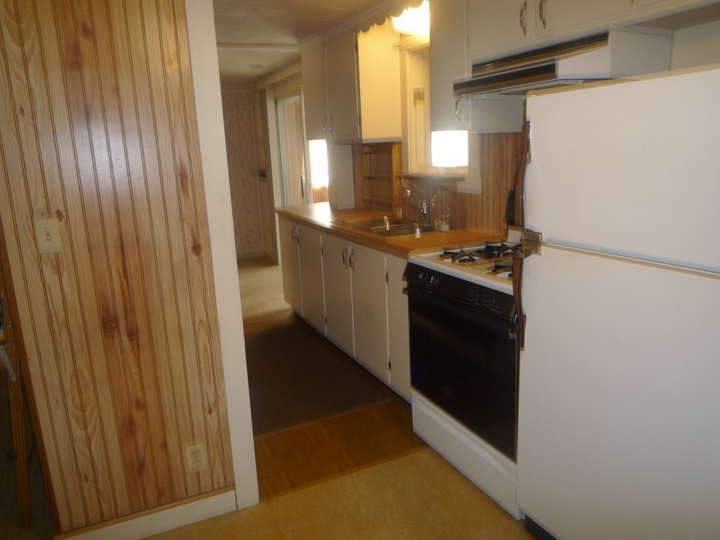 339 Emmett Street Fall River, MA 02721 - Photo 9 of 17 Gallery Image 9
