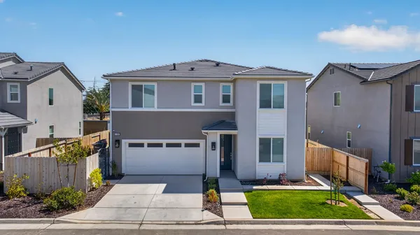 $675,000 | 11382 N Lane, Fresno, CA 93730