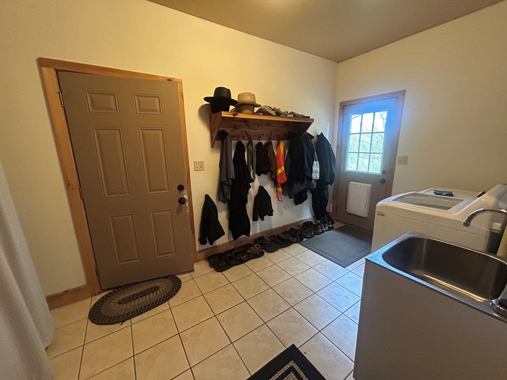 974 Huckleberry Road Crockett, VA 24323 - Photo 28 of 89 Gallery Image 28