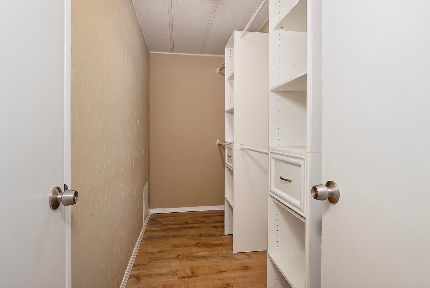 180 Daryl Lane Eagle Point, OR 97524 - Photo 10 of 21 Primary Closet
