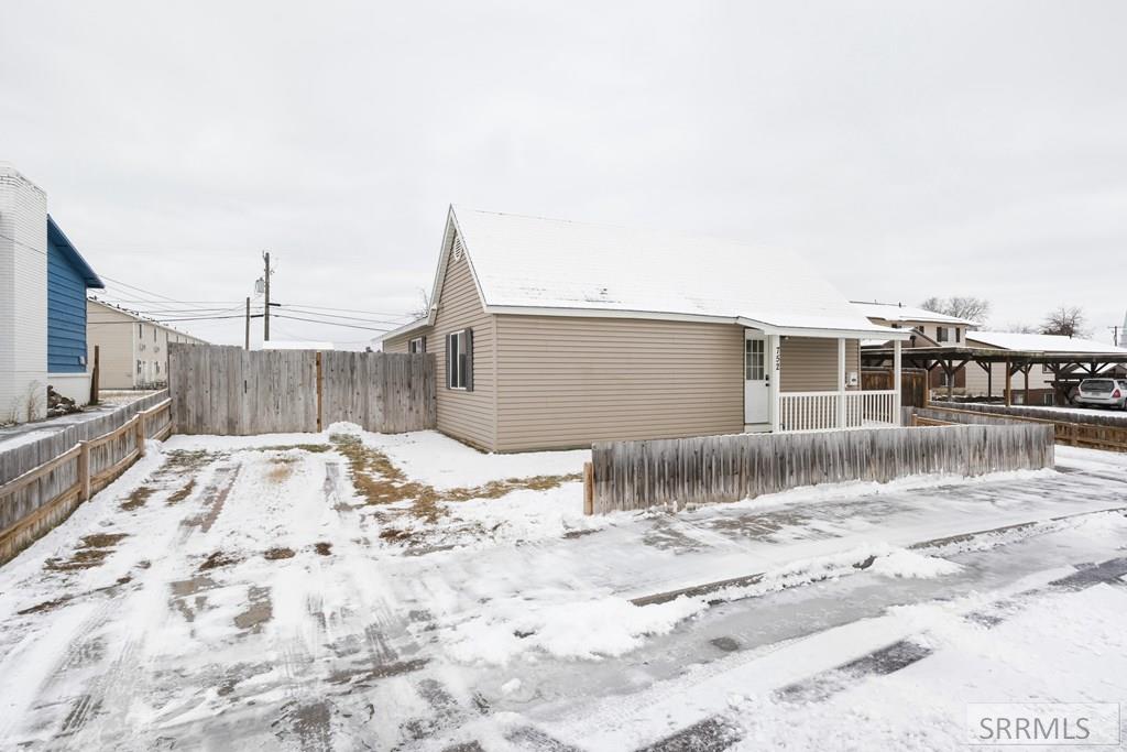 752 Cleveland Street Idaho Falls, ID 83401 - Photo 4 of 37