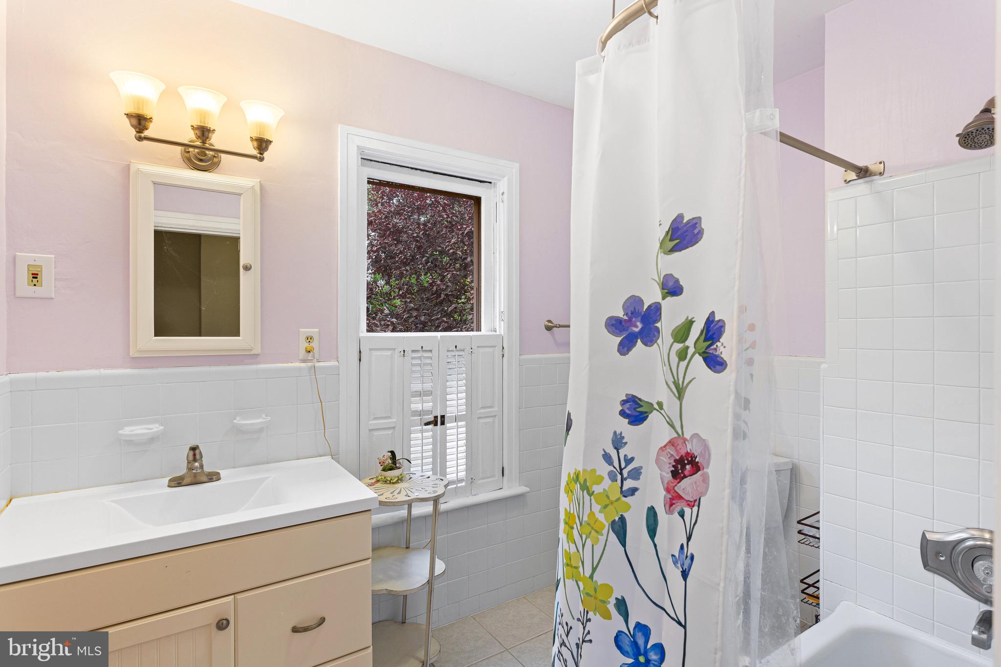 209 Warwick Road Haddonfield, NJ 08033 - Photo 29 of 46 Main Bath