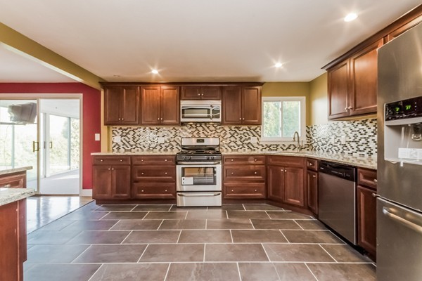 4 Wright Road Peabody, MA 01960 - Photo 8 of 30 Gallery Image 8
