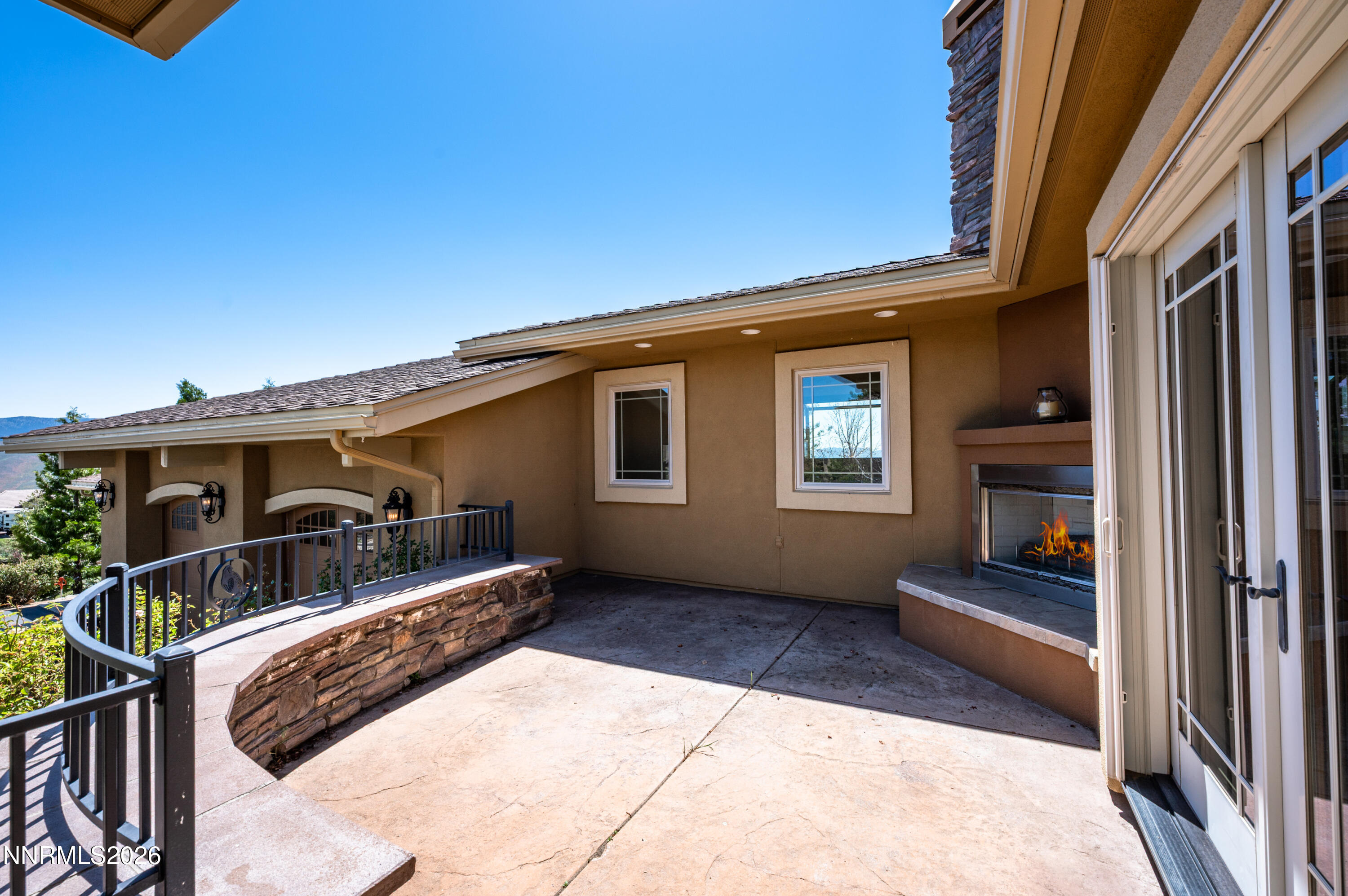 227 South Earlham Court Reno, NV 89511 - Photo 5 of 48 EH-1027