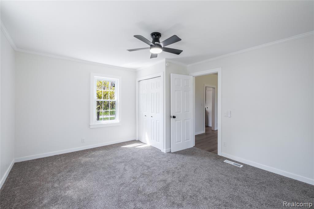 227 Emily Street Flushing, MI 48433 - Photo 11 of 32