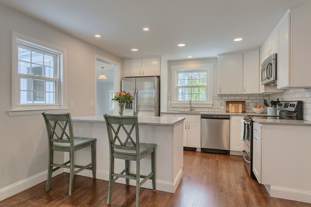 6 Long Lake Road Littleton, MA 01460 - Photo 5 of 29 Gallery Image 5
