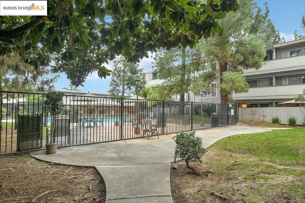 1699 Laguna Street, Unit 311 Concord, CA 94520 - Photo 23 of 29 a view of a backyard
