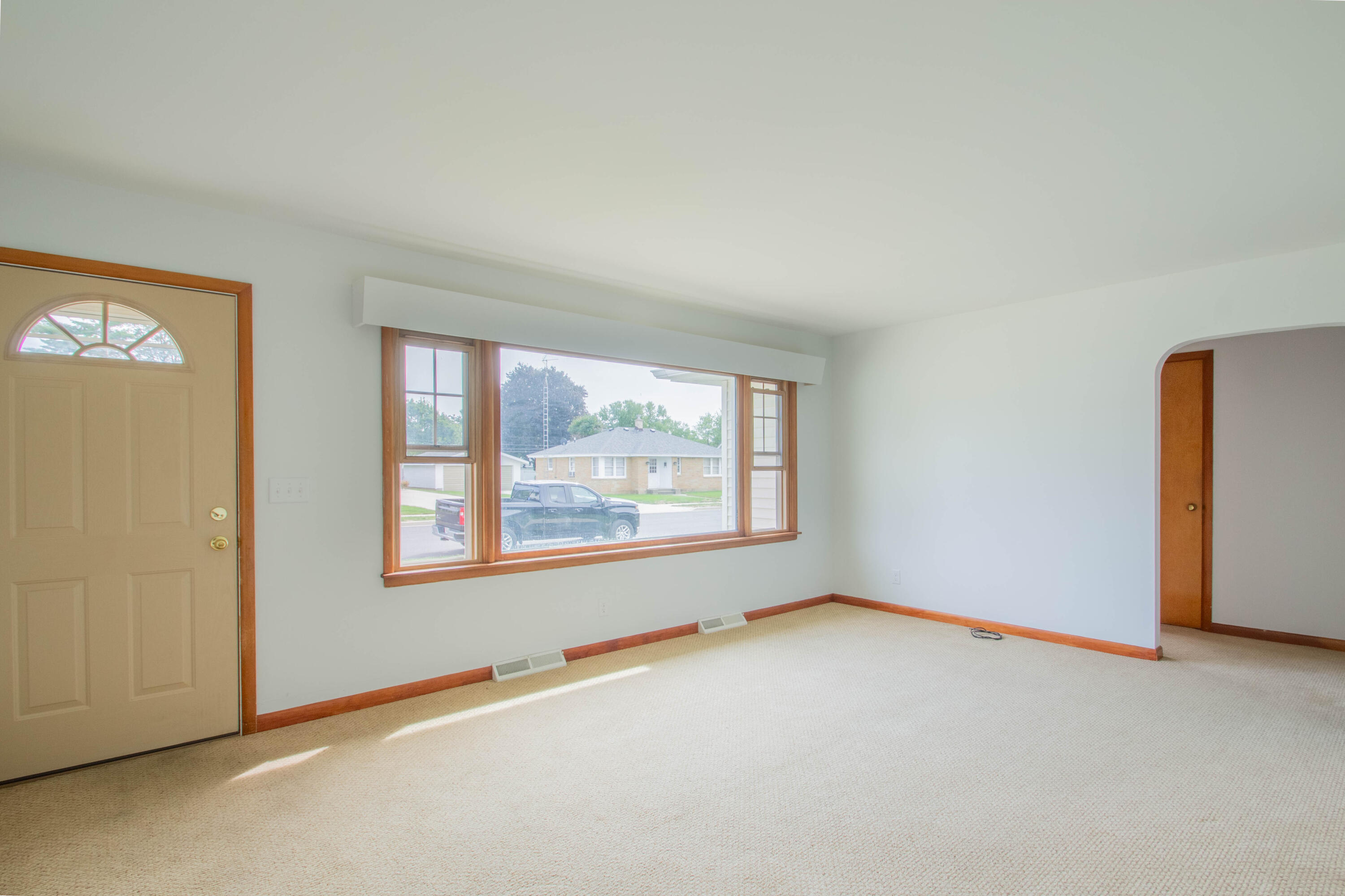 315 Edison Street Waterloo, WI 53594 - Photo 14 of 51 Natural Light