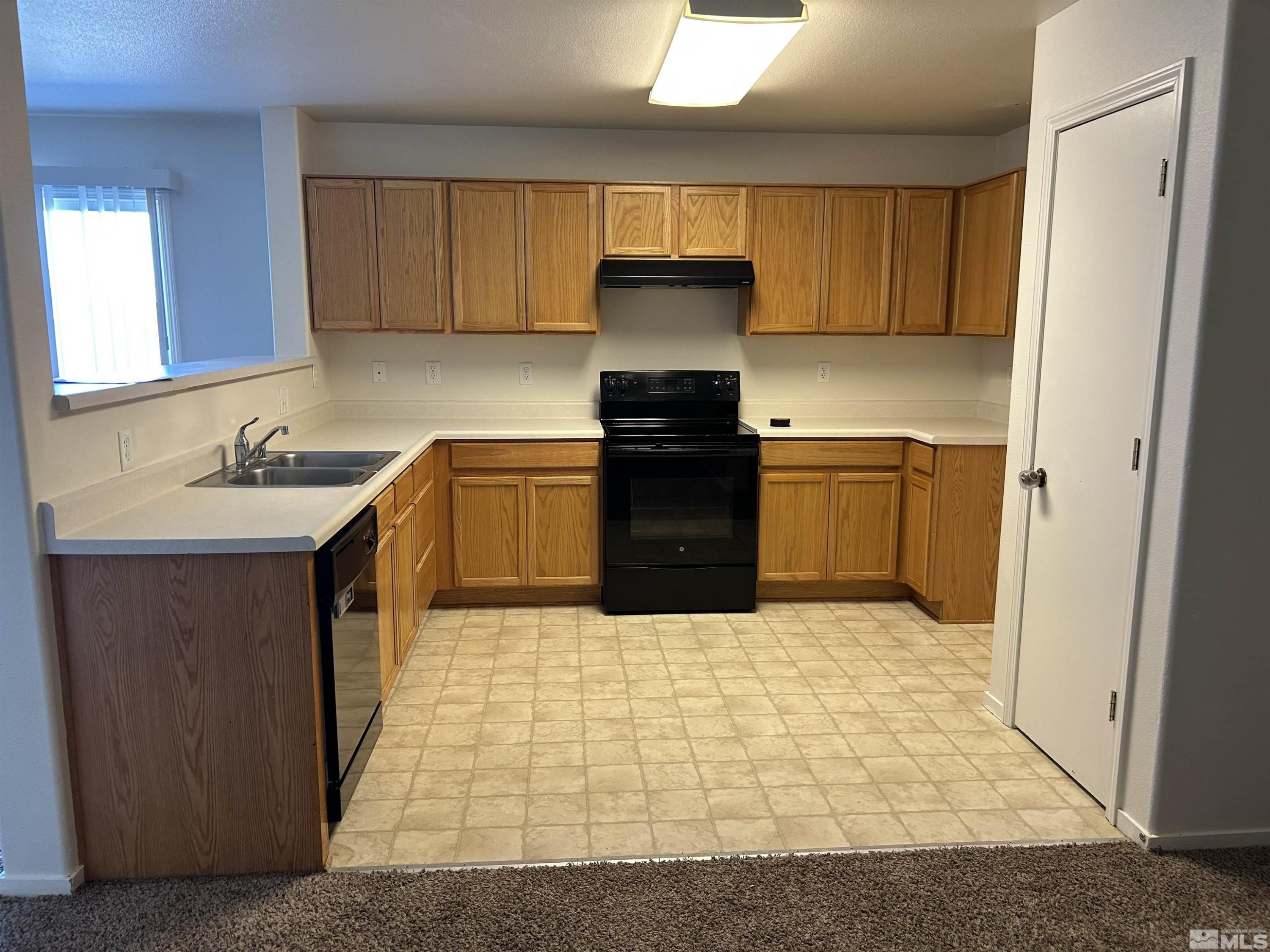 8919 Red Baron Boulevard Reno, NV 89506 - Photo 5 of 22 Photo 5
