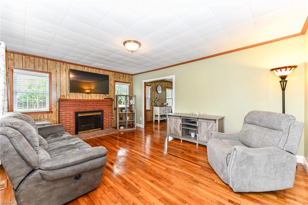 1603 Staley Road High Point, NC 27265 - Photo 4 of 35 Gallery Image 4