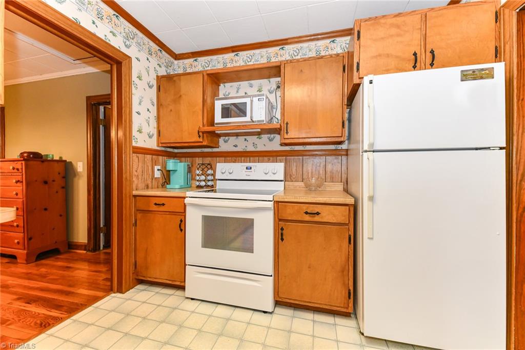 1603 Staley Road High Point, NC 27265 - Photo 6 of 35 Gallery Image 6