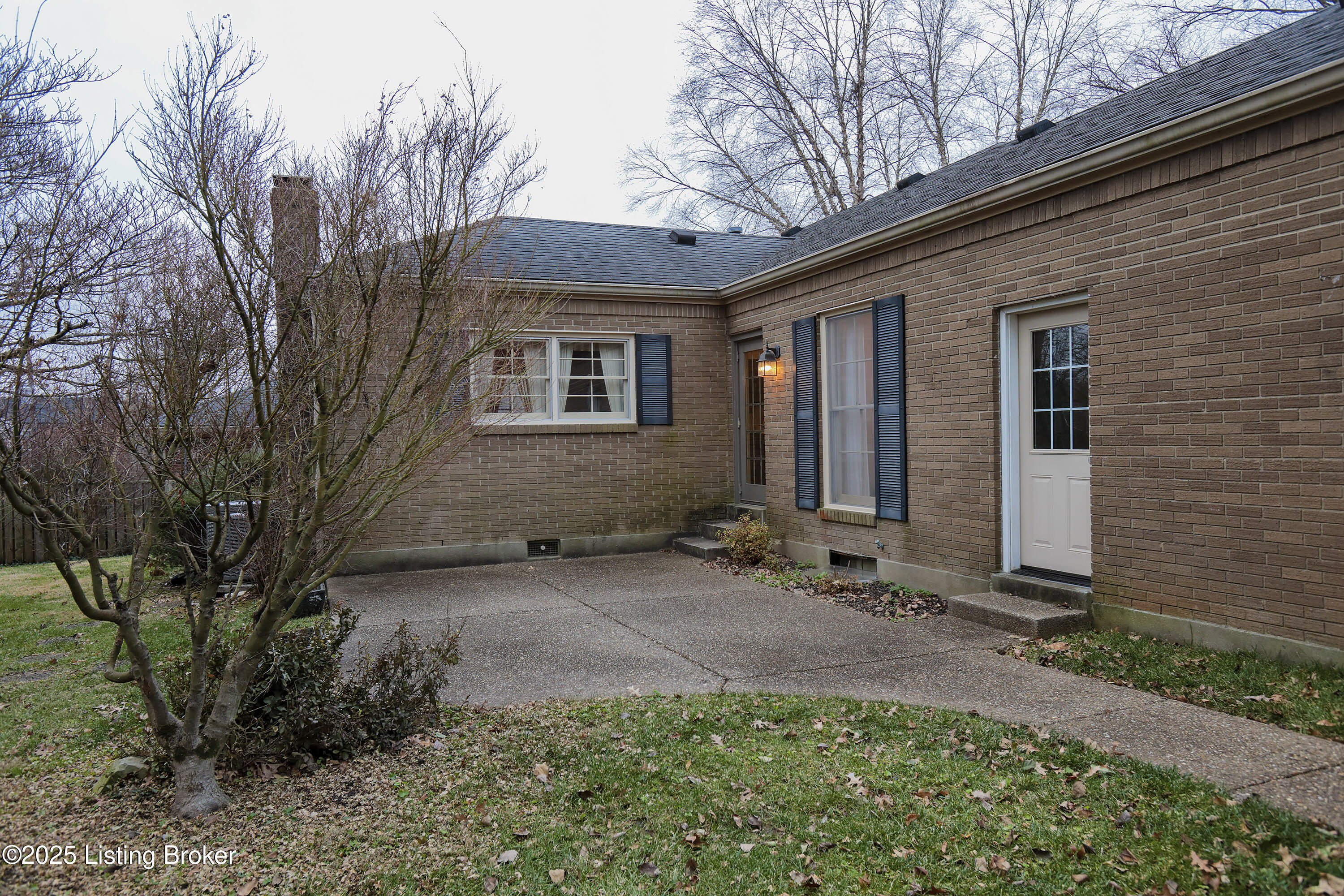 1905 Hollen Road Louisville, KY 40222 - Photo 18 of 47 1905_Hollen_19