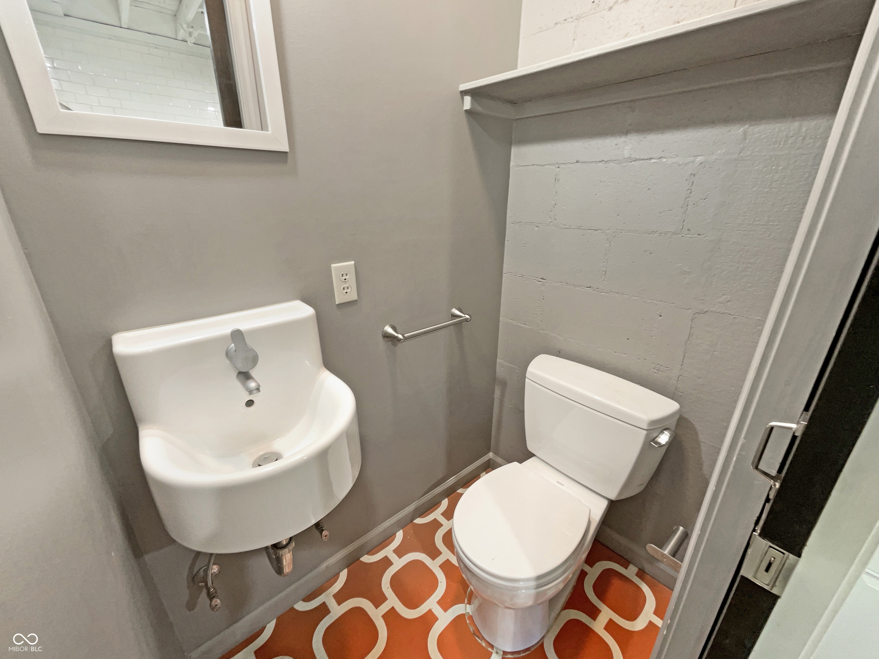 5176 Clarendon Road Indianapolis, IN 46208 - Photo 13 of 17 Gallery Image 13