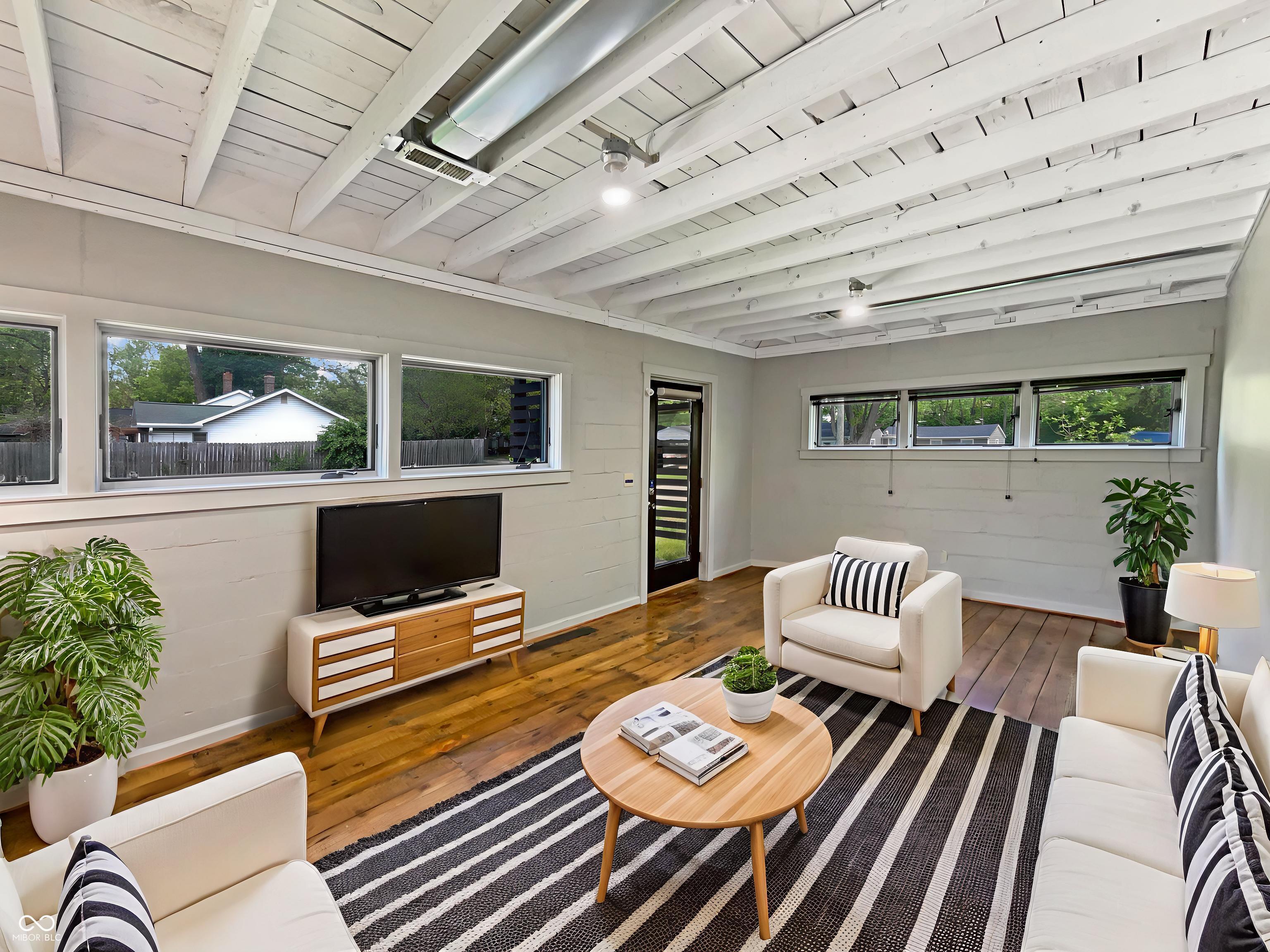 5176 Clarendon Road Indianapolis, IN 46208 - Photo 2 of 17 Gallery Image 2