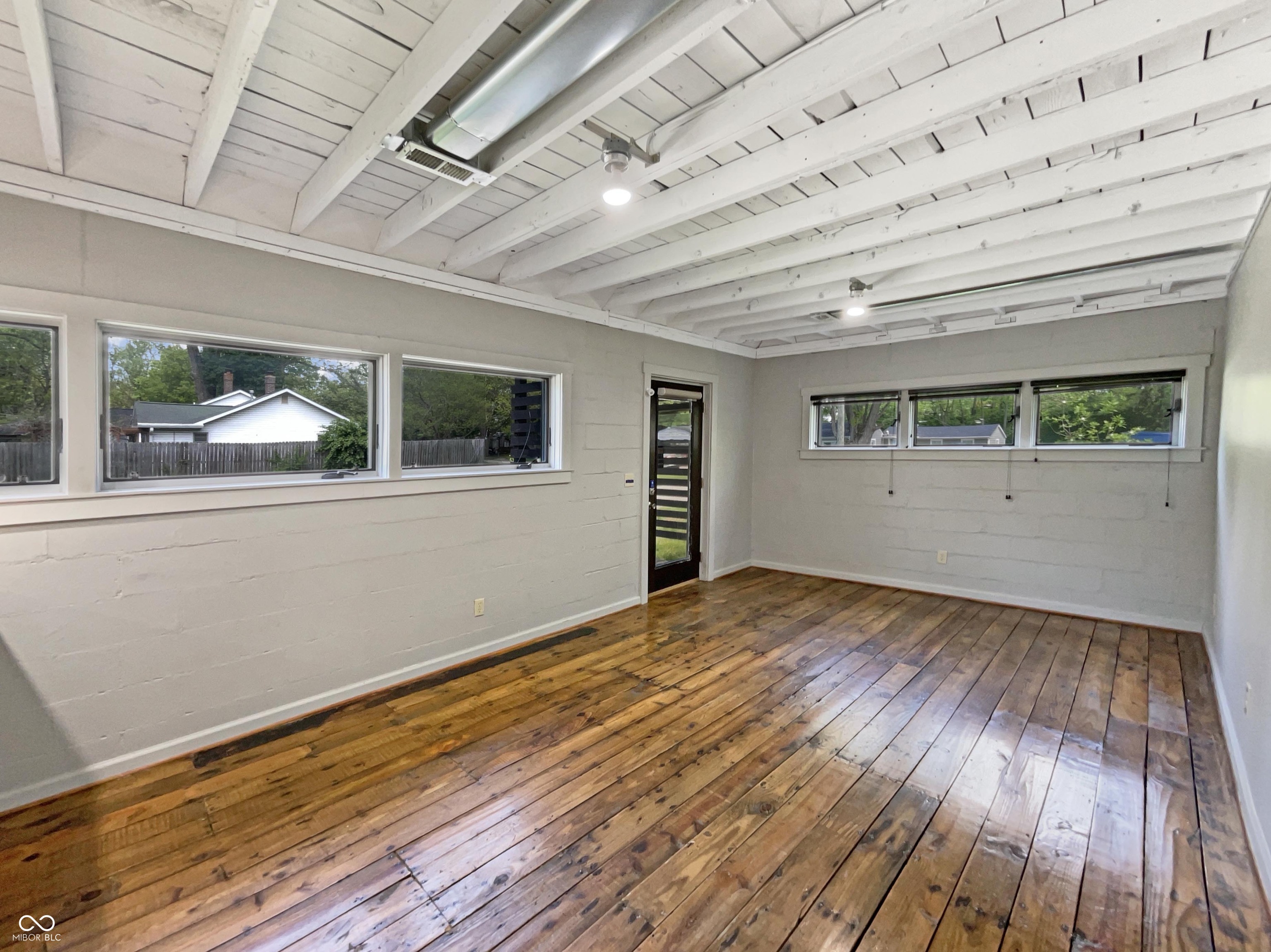 5176 Clarendon Road Indianapolis, IN 46208 - Photo 3 of 17 Gallery Image 3