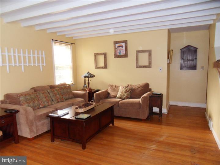 185 Durham Road Newtown, PA 18940 - Photo 11 of 24 Living Room