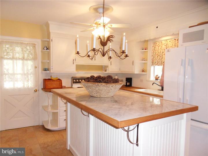 185 Durham Road Newtown, PA 18940 - Photo 23 of 24 Kitchen