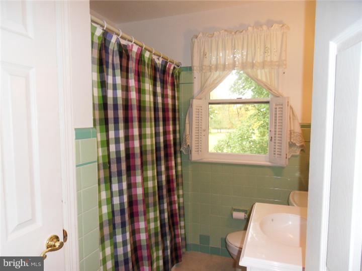 185 Durham Road Newtown, PA 18940 - Photo 9 of 24 Bathroom