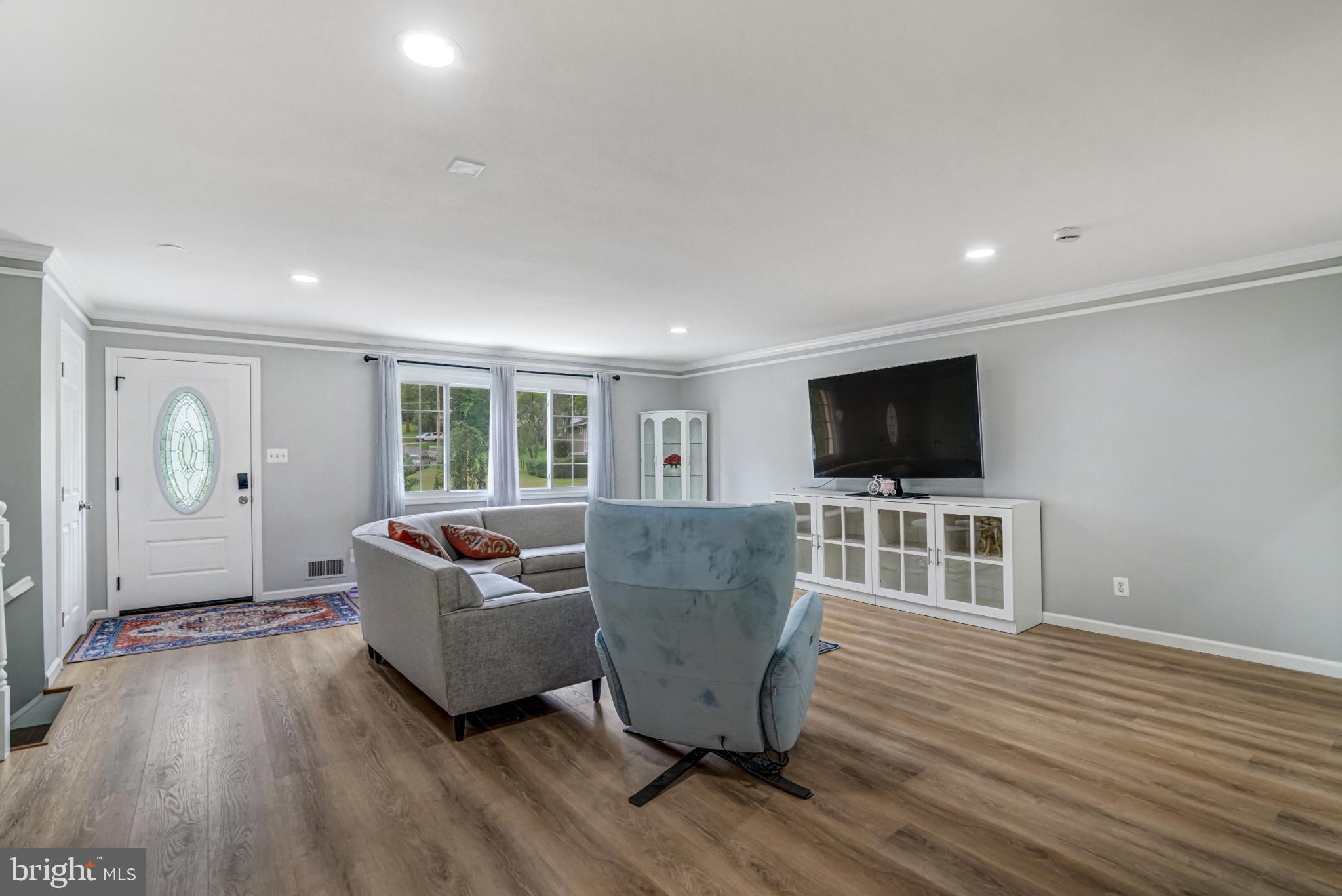7727 Kalorama Road Annandale, VA 22003 - Photo 25 of 51 Bright and inviting living space with modern ch...