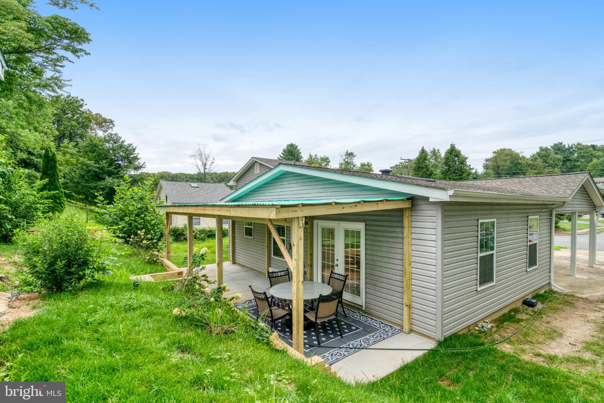 7727 Kalorama Road Annandale, VA 22003 - Photo 4 of 51 Charming home with inviting outdoor space.