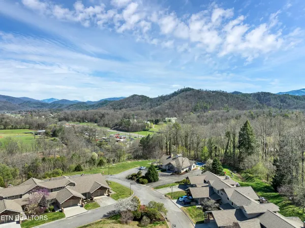 $362,000 | 223 Bishop Cap Circle, Unit 106, Townsend, TN 37882