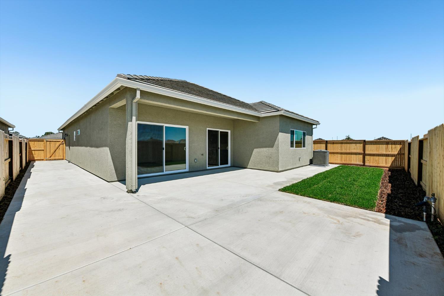 945 Norman Road Galt, CA 95632 - Photo 2 of 9