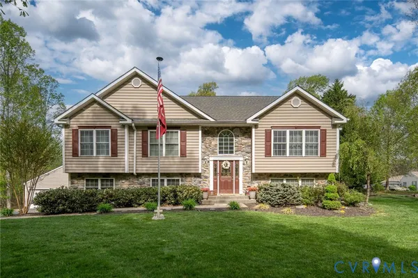 $585,000 | 6814 Tupelo Drive, Spotsylvania, VA 22551