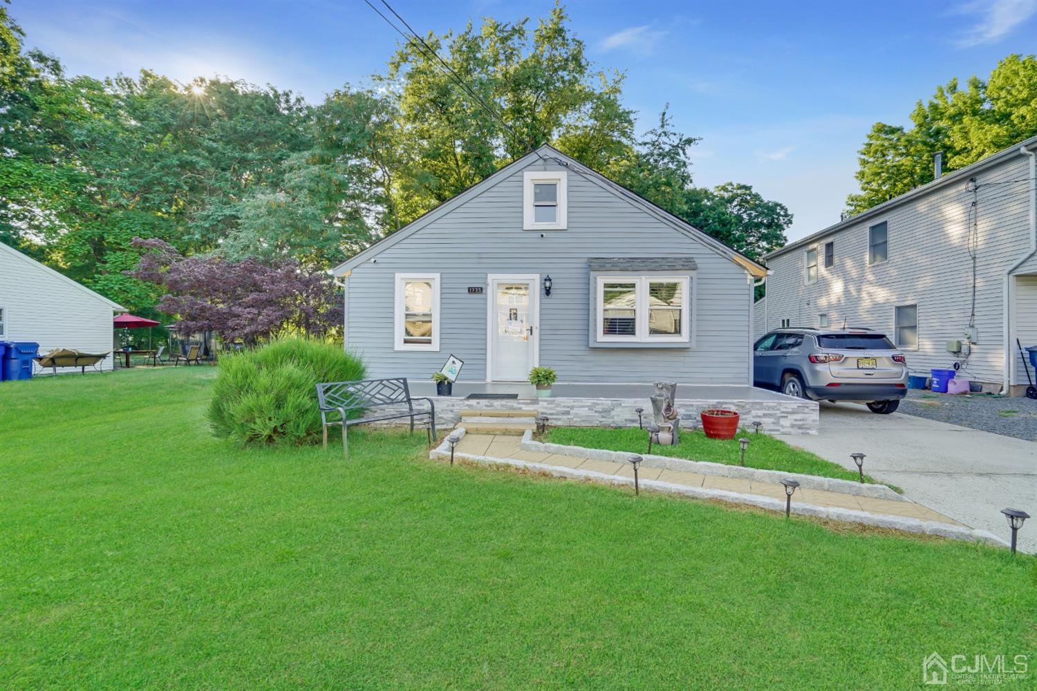 1735 Holly Road North Brunswick, NJ 08902 - Photo 2 of 37 Gallery Image 2