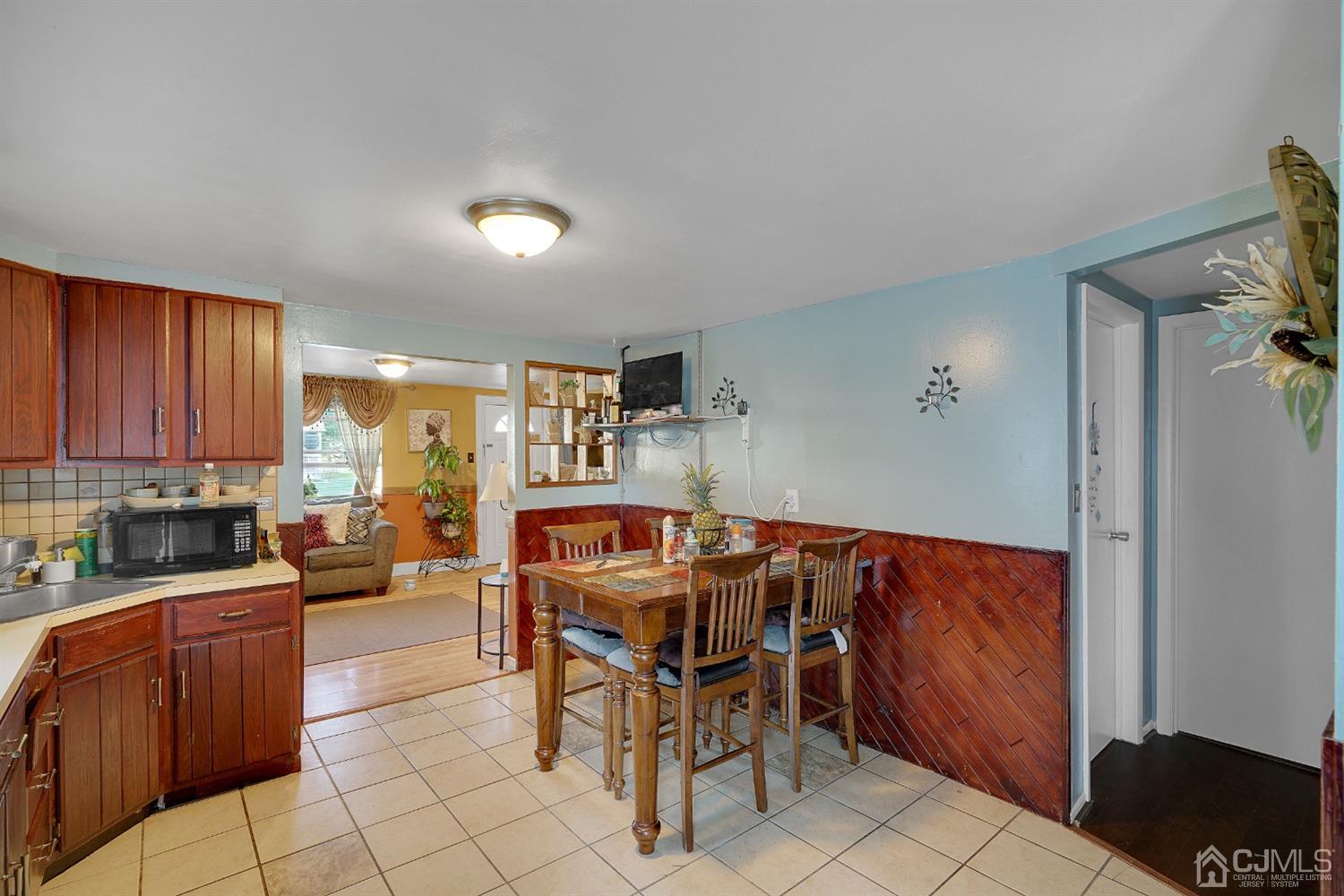 1735 Holly Road North Brunswick, NJ 08902 - Photo 12 of 37 Gallery Image 12