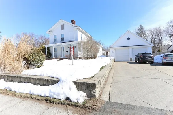 $325,000 | 5 Maple Street, South Hadley, MA 01075