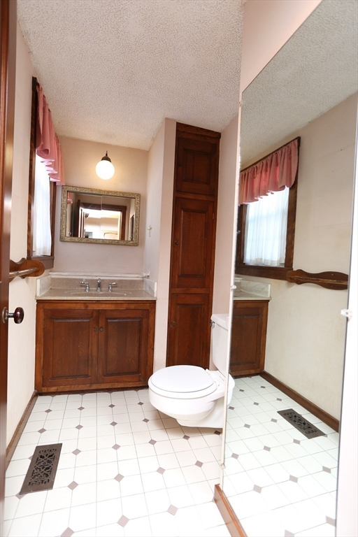 5 Maple Street South Hadley, MA 01075 - Photo 15 of 37