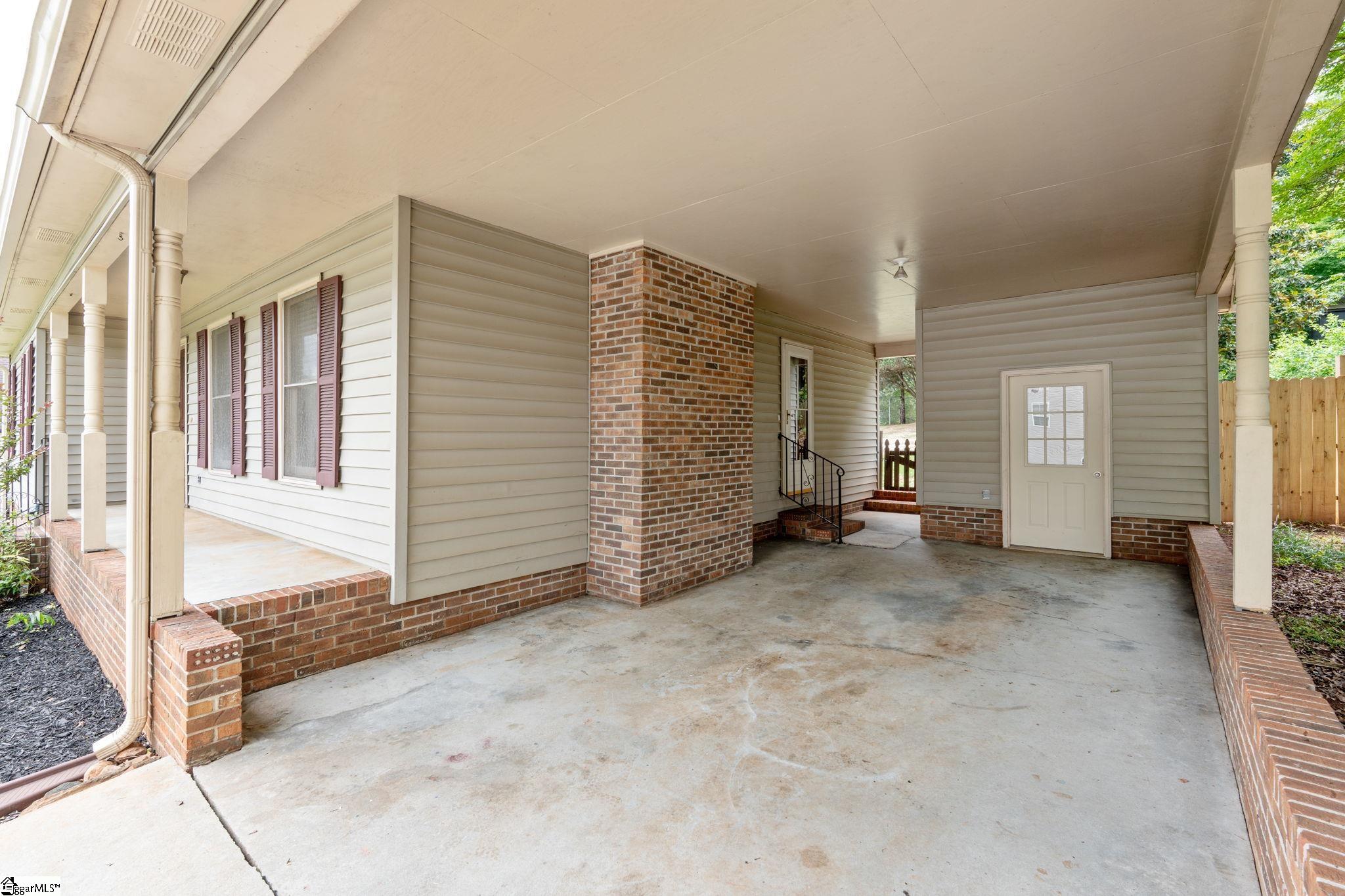 202 Barley Run Simpsonville, SC 29681 - Photo 4 of 32