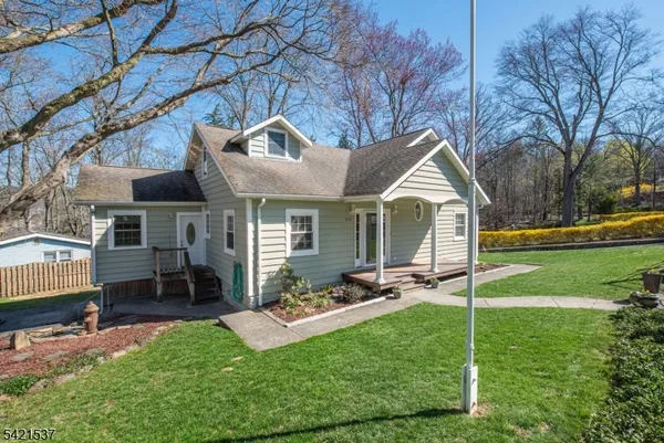 $549,900 | 255 Sussex Avenue, Newton, NJ 07860
