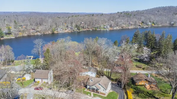 $549,900 | 255 Sussex Avenue, Newton, NJ 07860