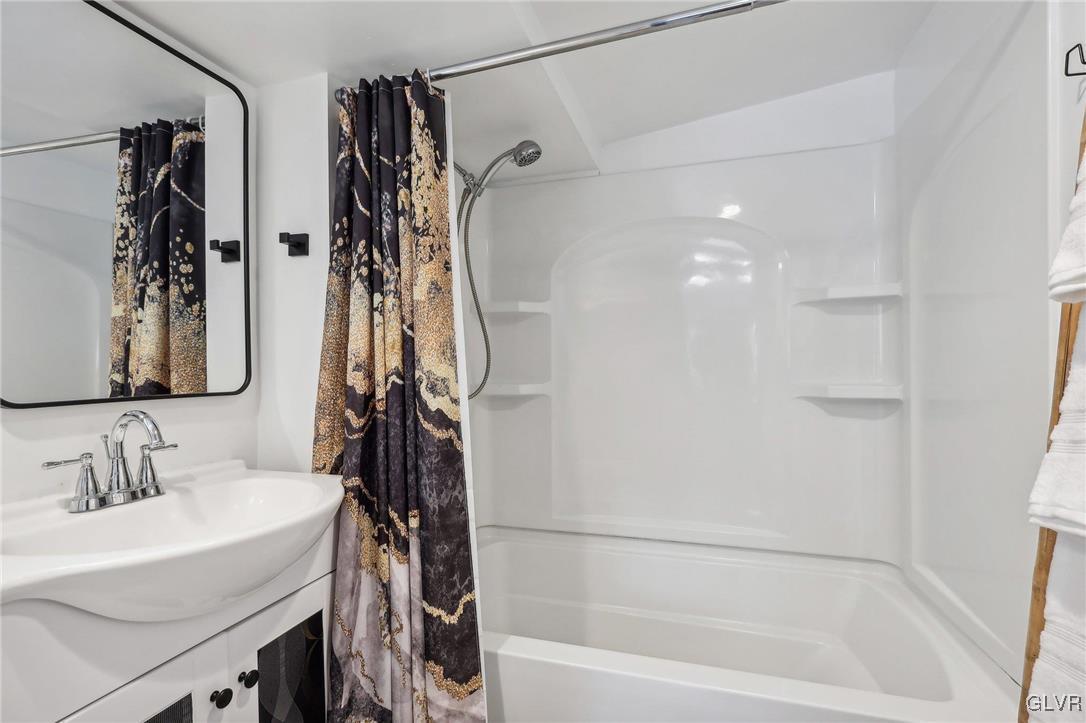 3203 Washington Street Bethlehem, PA 18020 - Photo 16 of 50