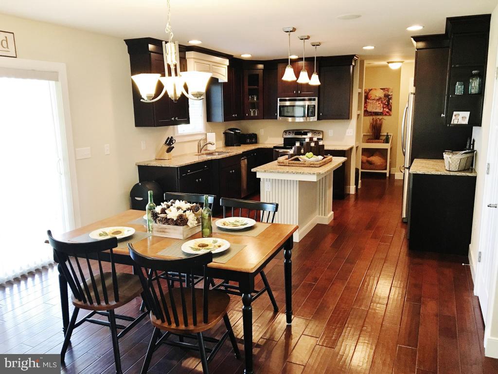 637 Frome Avenue Lititz, PA 17543 - Photo 2 of 28