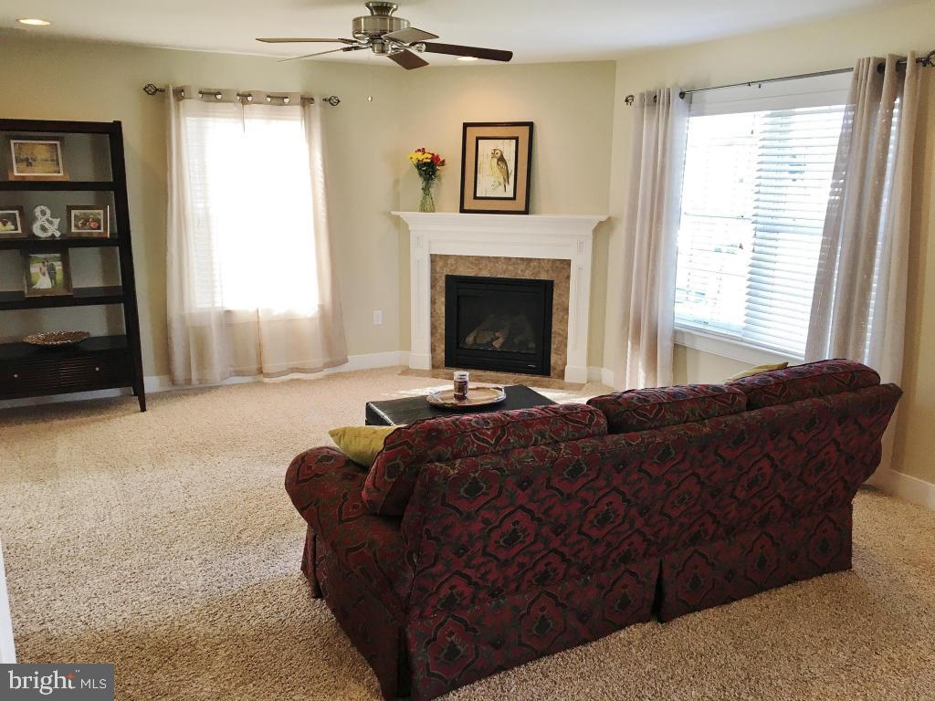 637 Frome Avenue Lititz, PA 17543 - Photo 5 of 28