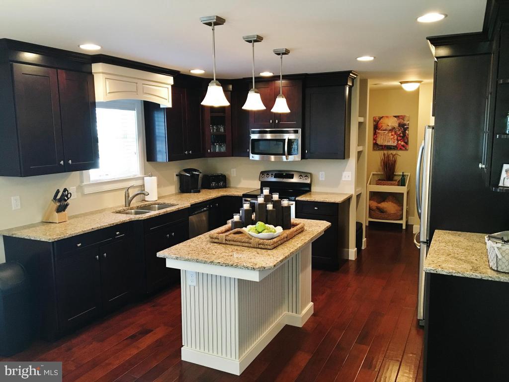 637 Frome Avenue Lititz, PA 17543 - Photo 9 of 28