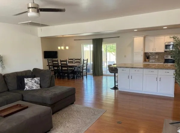 $2,900 | 2218 North 81st Street, Scottsdale, AZ 85257