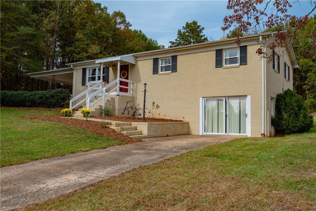 814 4th Street Southwest Conover, NC 28613 - Photo 2 of 34 Gallery Image 2
