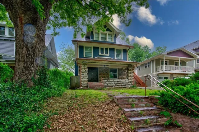 $380,000 | 2803 Harrison Street, Kansas City, MO 64109