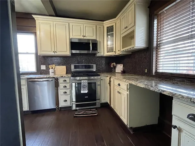 $380,000 | 2803 Harrison Street, Kansas City, MO 64109