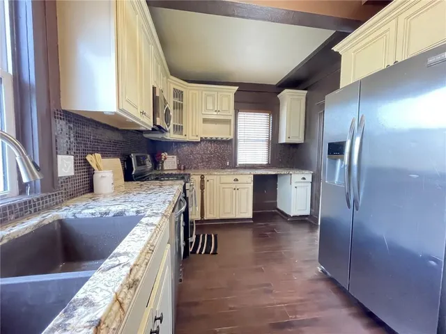 $380,000 | 2803 Harrison Street, Kansas City, MO 64109